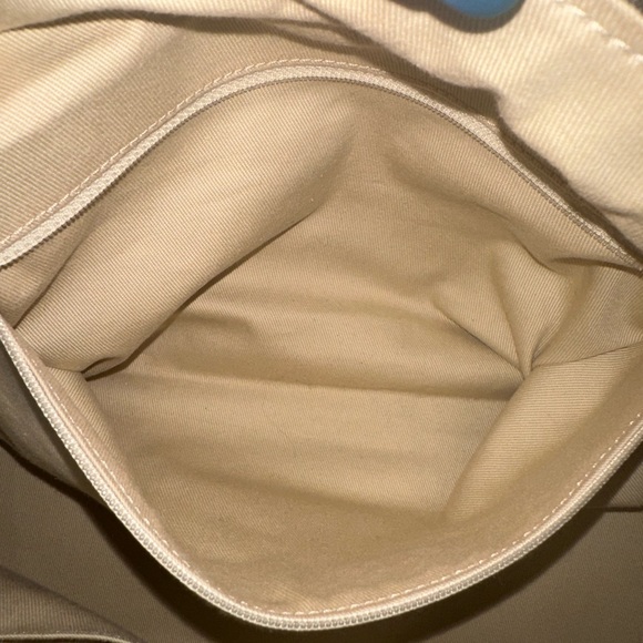 CHANEL Cloudy Bundle Bowler ❤️ Beige (Dirty Olive) - Picture 5 of 13